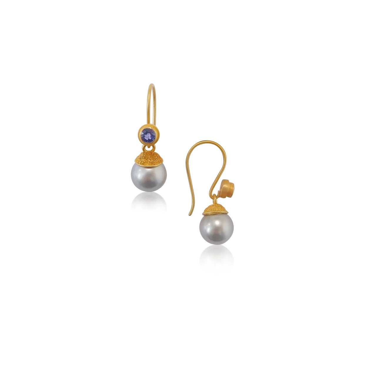 Tahitian Pearl Sapphire 18kt Earrings