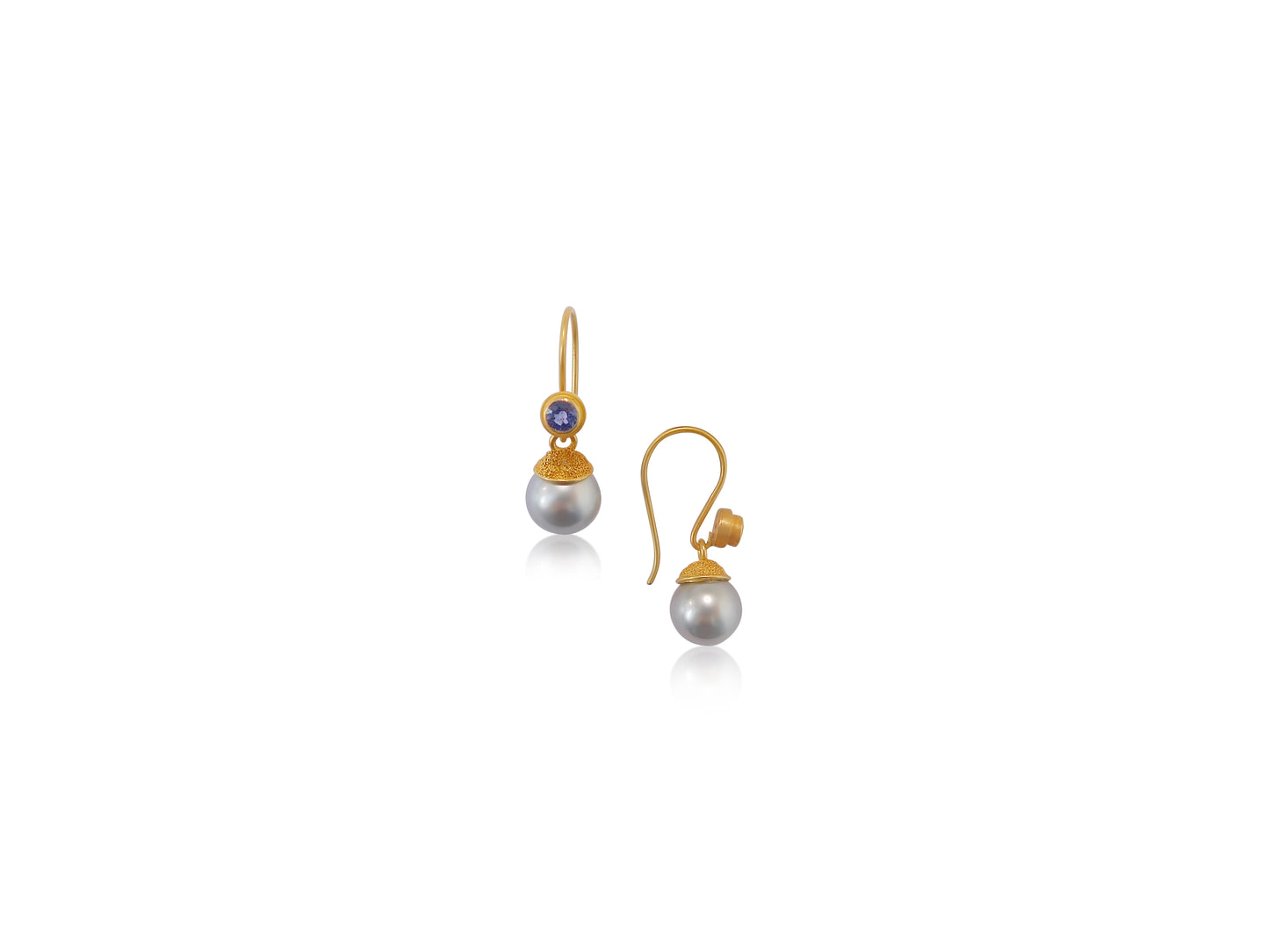 Tahitian Pearl Sapphire 18kt Earrings